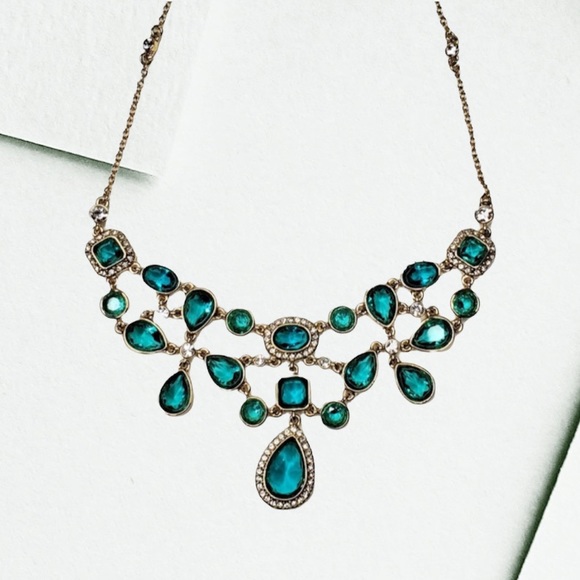 ✨HP✨ CAROLEE Gemstone Crystal Statement Necklace Gold - Picture 1 of 6